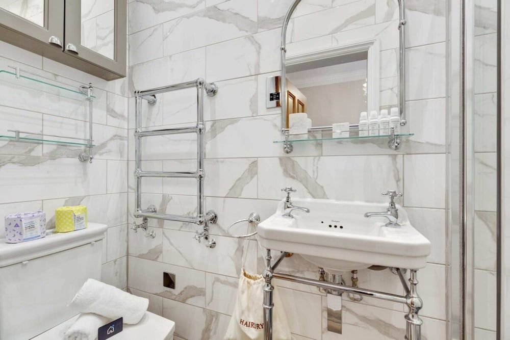 undefined Bright Camberwell Georgian Apartment 7