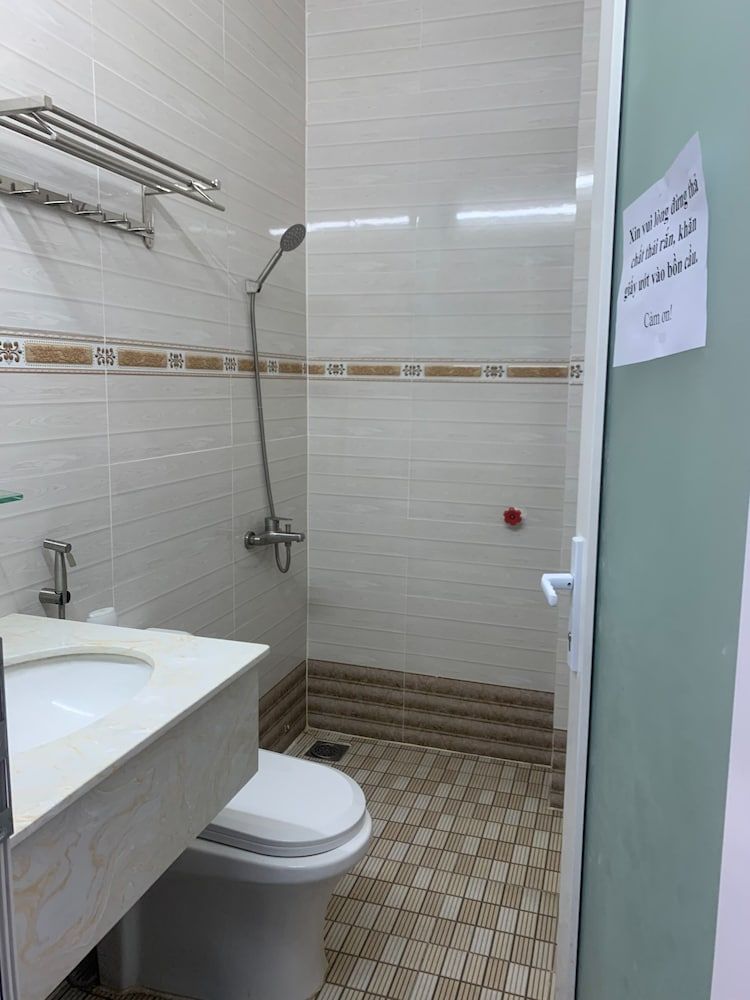 Thuy Trang Hotel Family Room 6