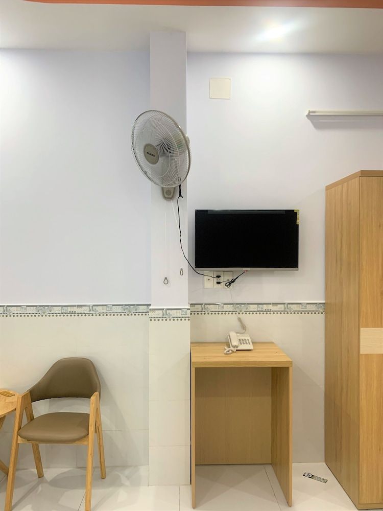 Thuy Trang Hotel Family Room 9