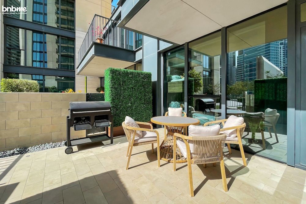 bnbme | Boulevard Heights | 3 + Maids