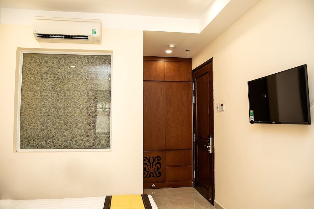 undefined Tu Phuong Hotel 10