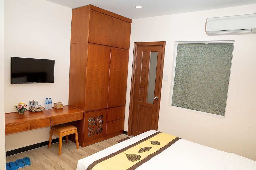 undefined Tu Phuong Hotel 4