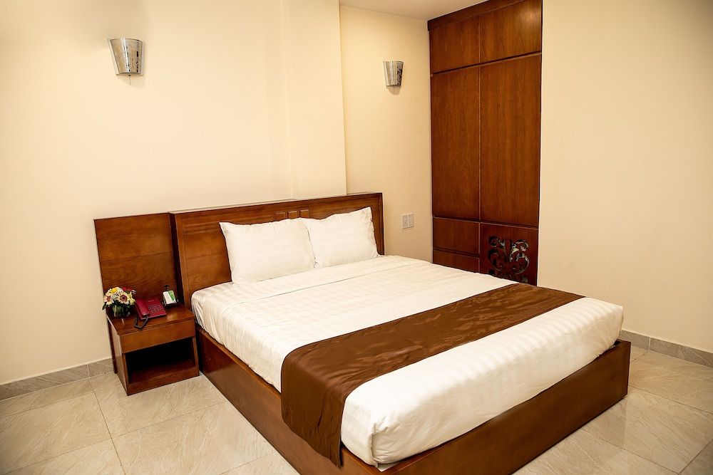 undefined Tu Phuong Hotel 8