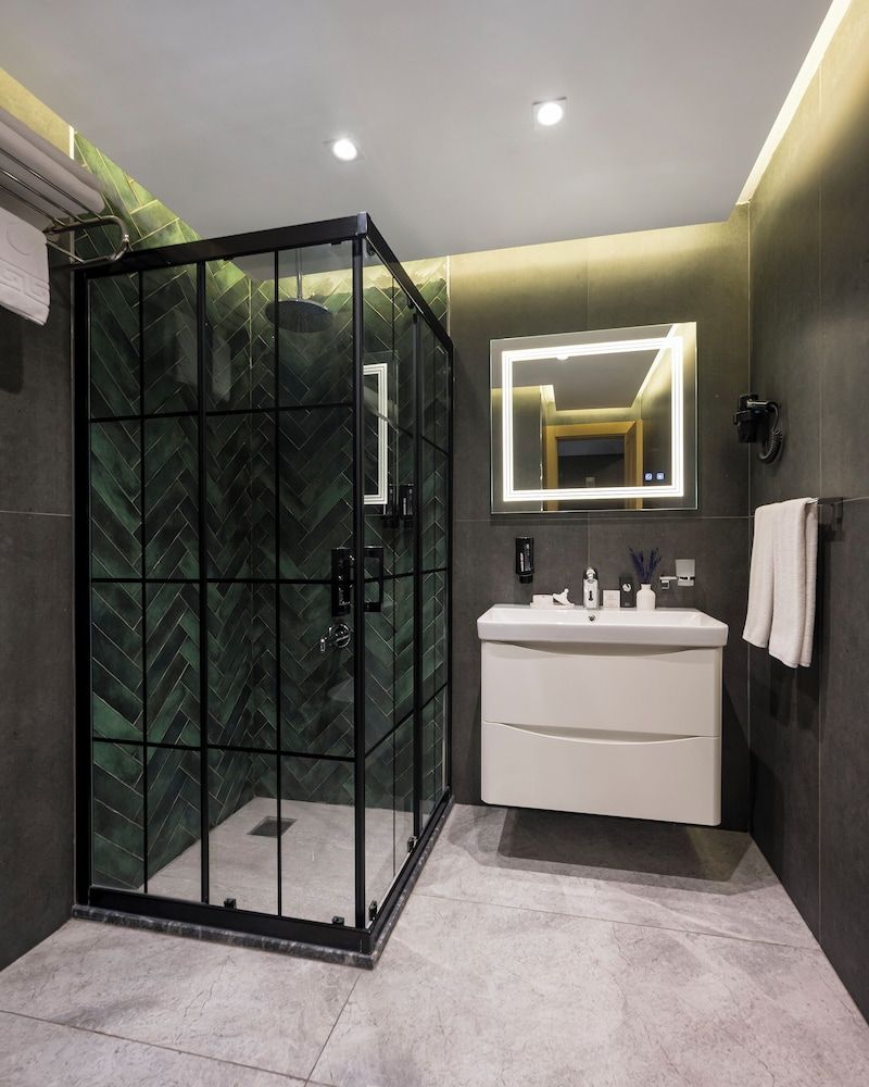 Continental Hotel Superior Room, Non Smoking 9