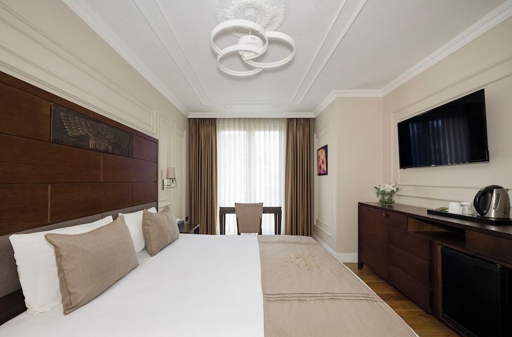 Continental Hotel Superior Room, Non Smoking 2