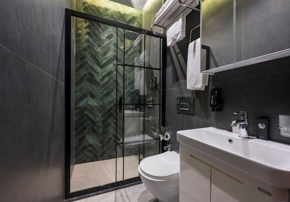 Continental Hotel Superior Room, Non Smoking 11