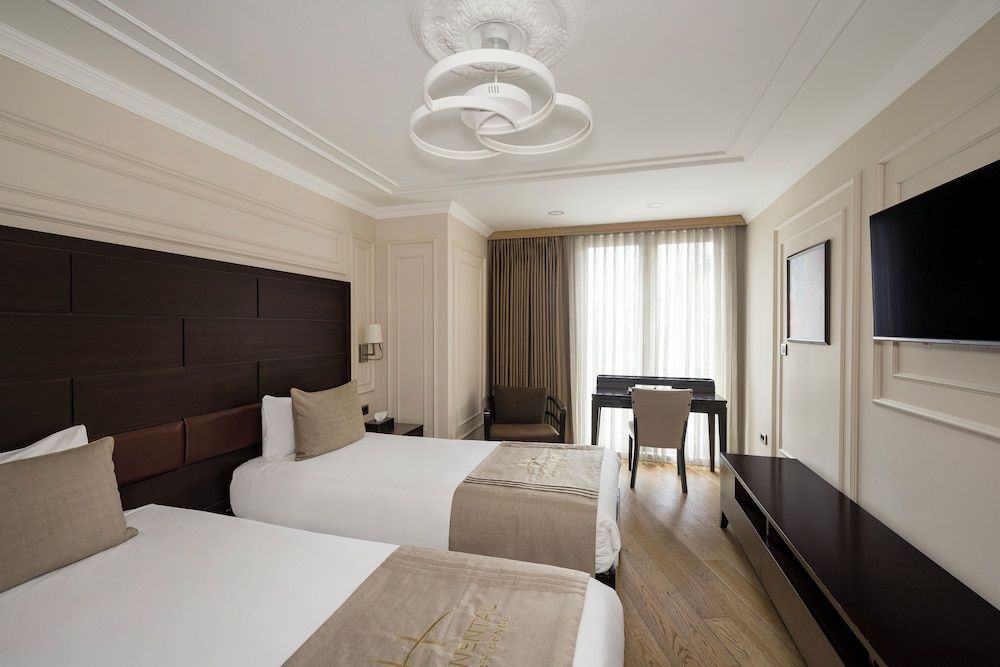 Continental Hotel Superior Room, Non Smoking 5