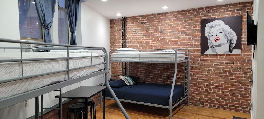 Studios Midtown Manhattan Studio726, 2 Bunk Beds Twin Over Full