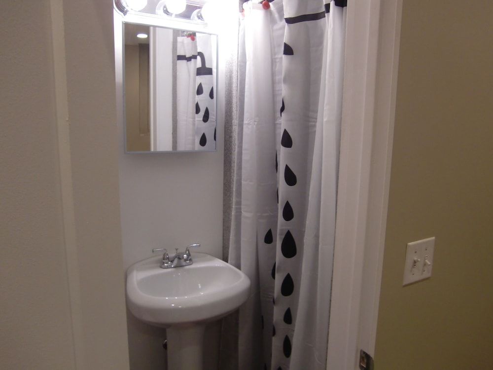 Studios Midtown Manhattan Studio726, 2 Bunk Beds Twin Over Full 6