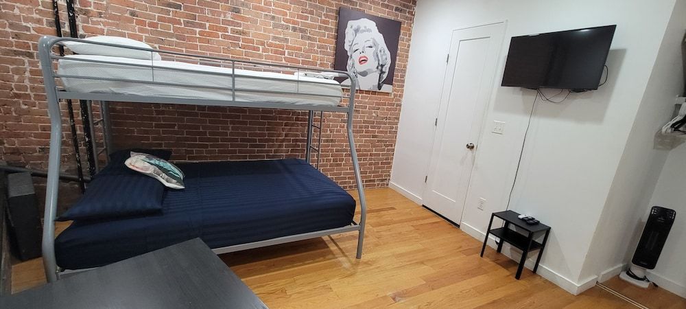 Studios Midtown Manhattan Studio726, 2 Bunk Beds Twin Over Full 10