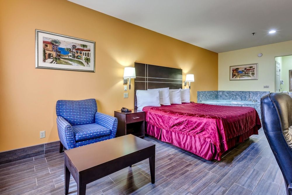 Suite, 1 King Bed, Non Smoking