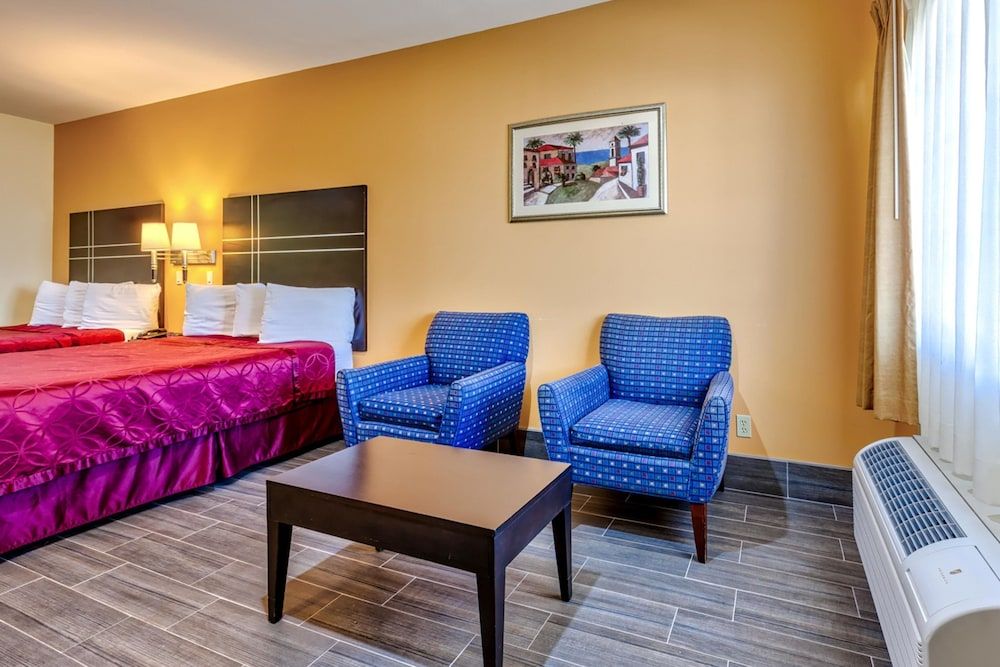 Quality Inn Brownsville Standard Room, 2 Queen Beds, Non Smoking 4