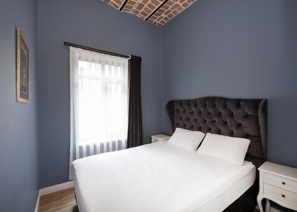 Executive Suite, Balcony