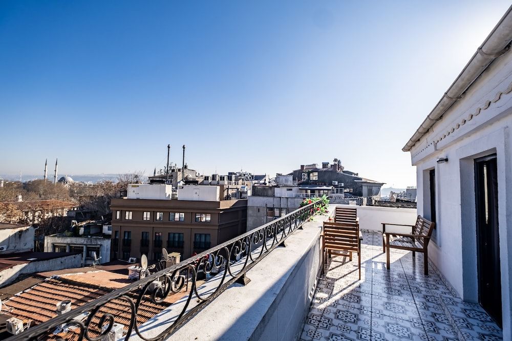 Selvese Collection Hotel Galata 1875 Studio Suite, Balcony 12