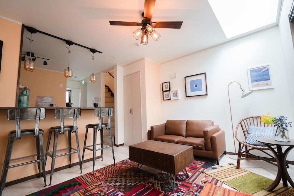 undefined Back to 90s American Style House