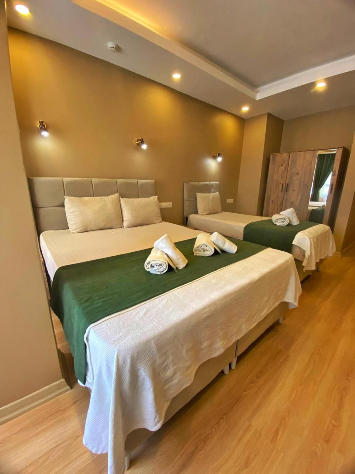 Deluxe Family Suite