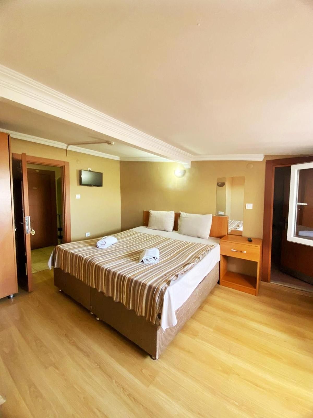 Ulubat Castle Hotel Standard Double Room 11