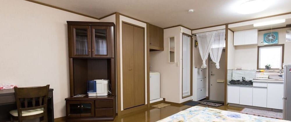 Centrally Located Deluxe Furnished.4 Studio Apartment 9