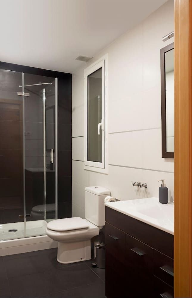 Centric Apartment Universitat Superior Apartment, 2 Bedrooms, Balcony, City View 14