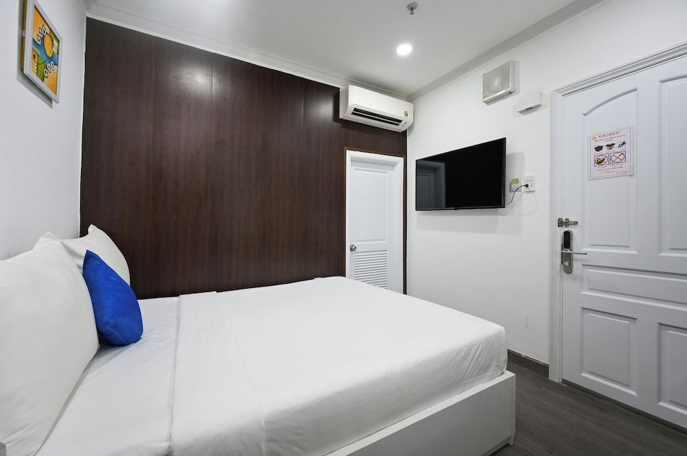 Ruby Saigon Hotel - Ben Thanh Superior Double or Twin Room 5