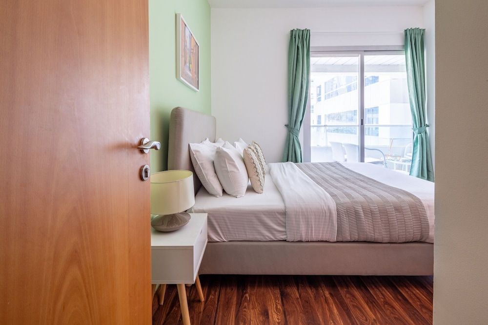 undefined Minutes From Beach! Bright 1BR in Dubai Marina! 7