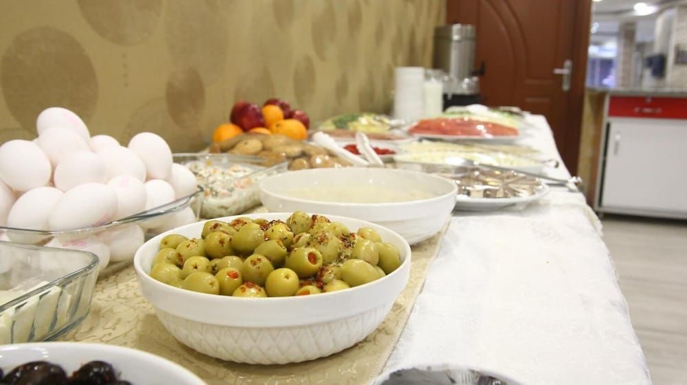 undefined Fly Hotel 4