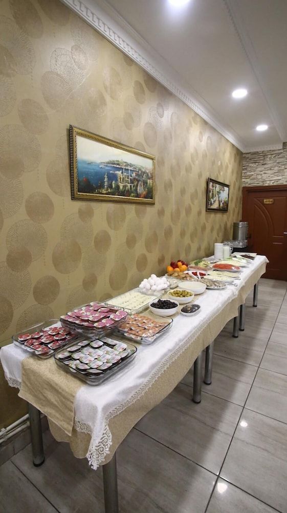 undefined Fly Hotel 3