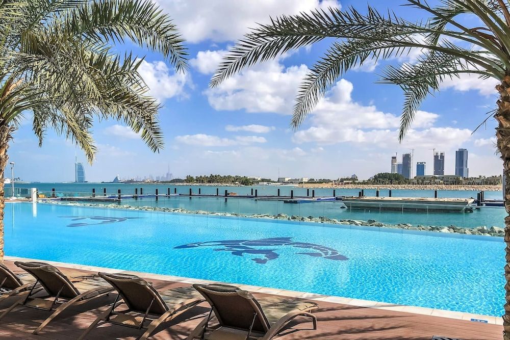 undefined Stunning 1 Bedroom Sea View on the Palm 7