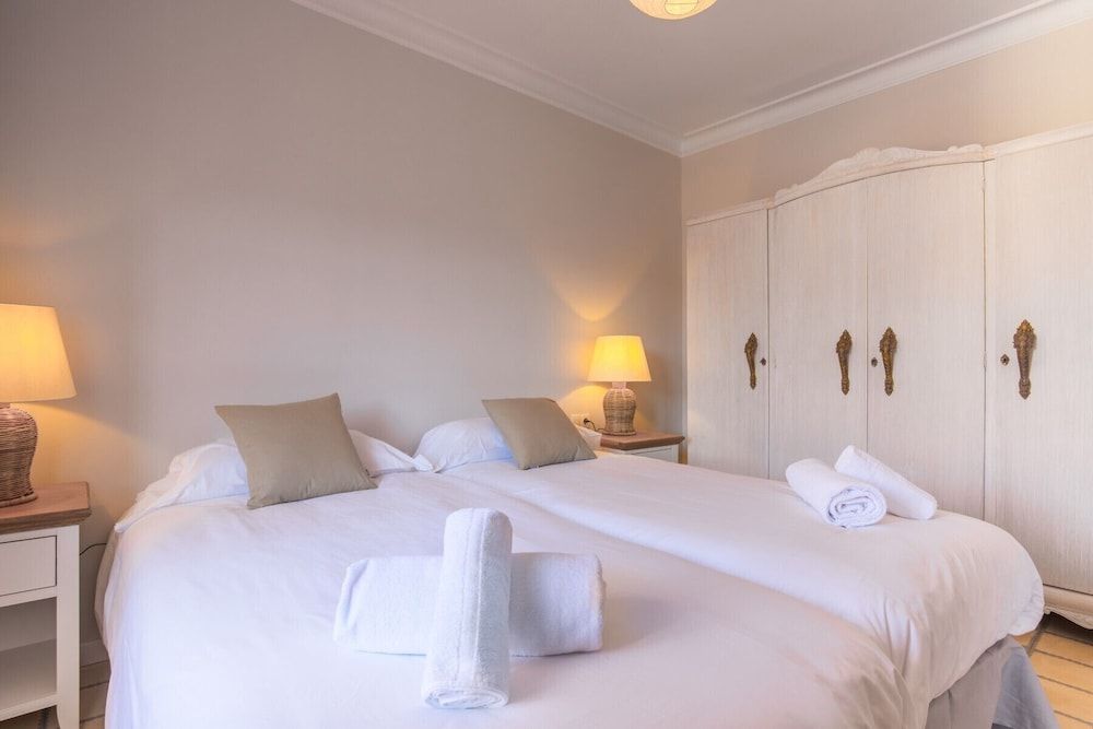 undefined White Suite Barcelona 8
