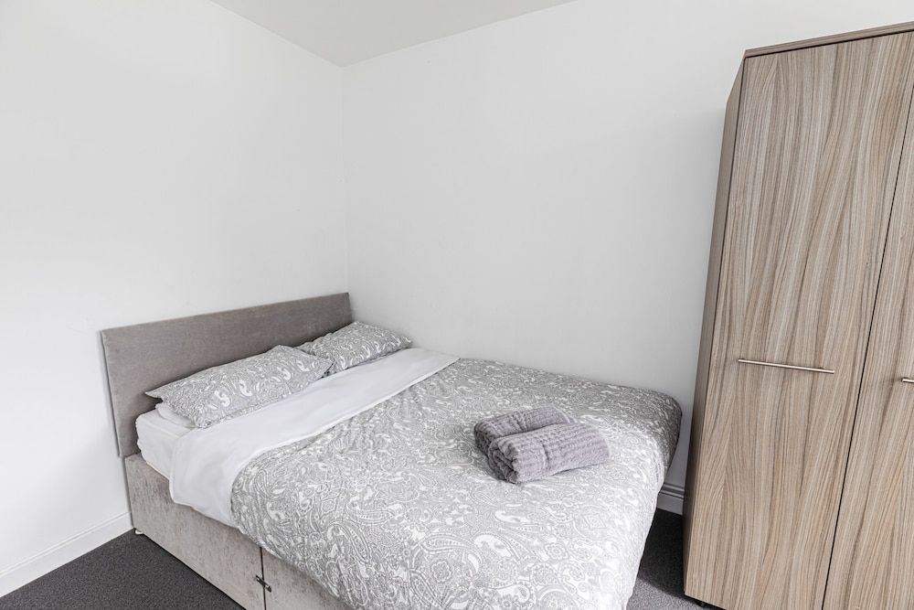 Tower Bridge Accommodation - 18 Double Room 19 - near Tower of London & Shoreditch 2