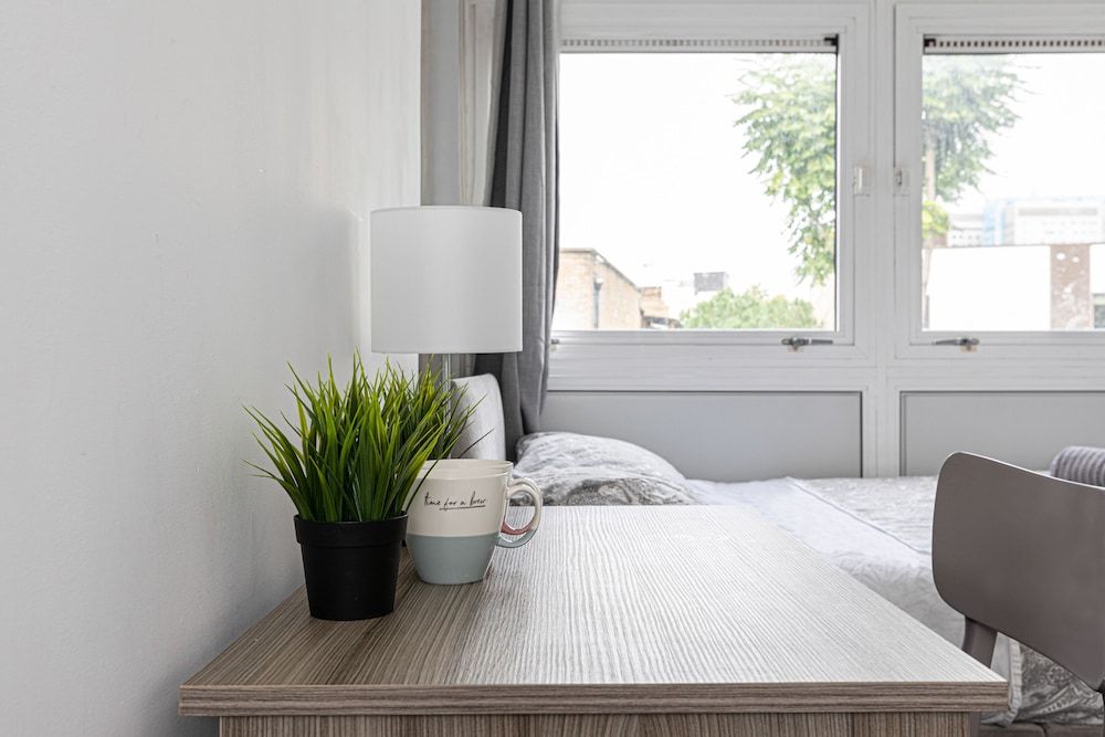 Tower Bridge Accommodation - 18 Double Room 21 - near Tower of London & Shoreditch 3