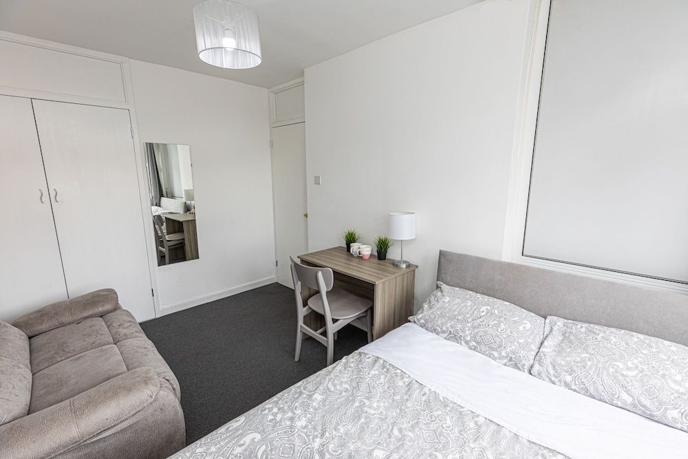 Tower Bridge Accommodation - 18 Double Room 21 - near Tower of London & Shoreditch 4