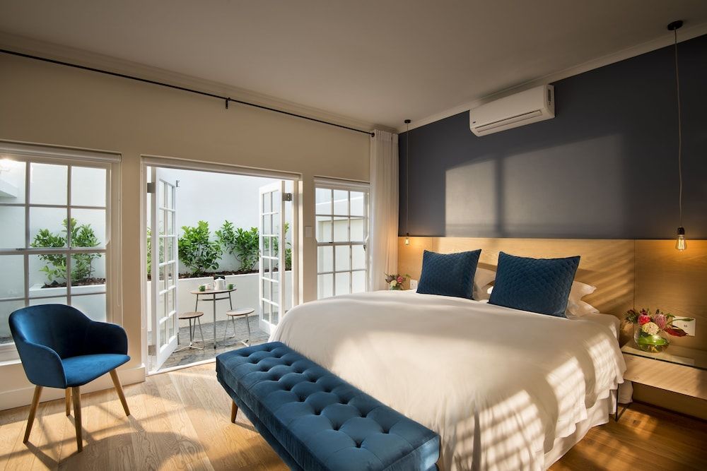 More Quarters Hotel One Bedroom Luxury Apartment