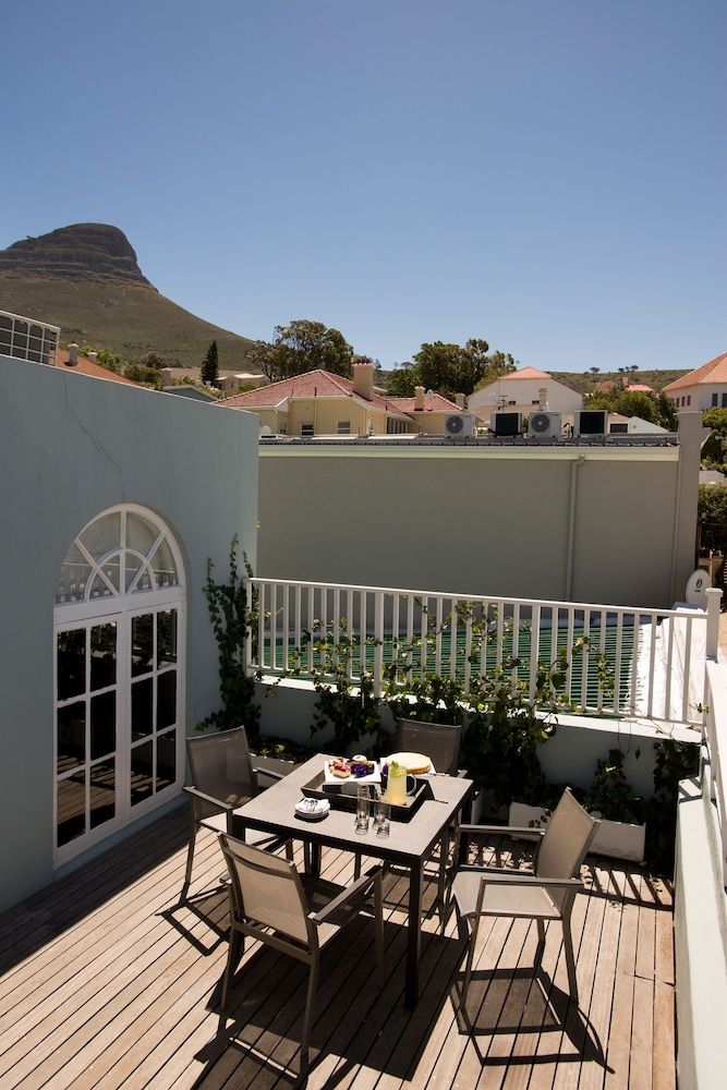 More Quarters Hotel Two Bedroom Family Luxury Apartment 4