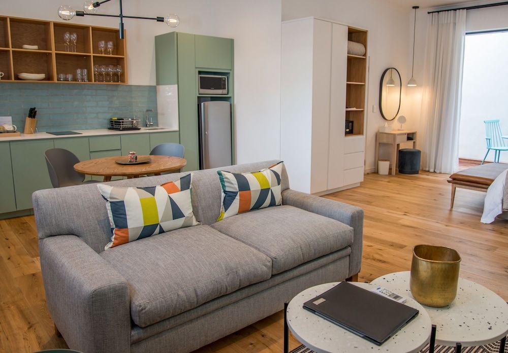 More Quarters Hotel One Bedroom Luxury Apartment 7