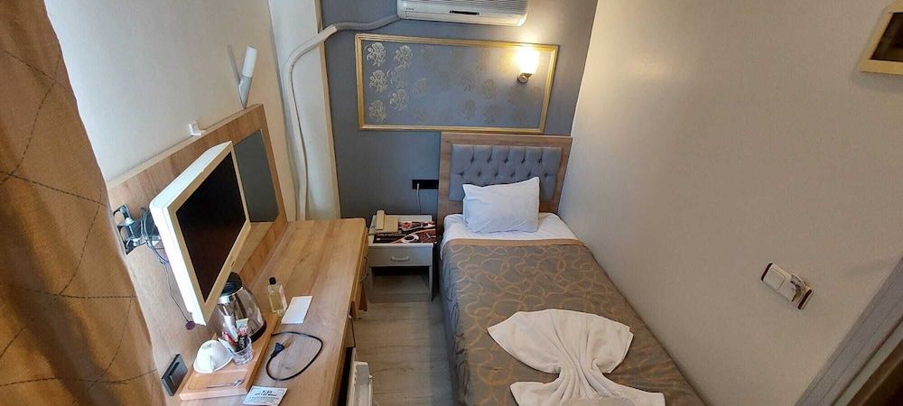 undefined Paris Hotel Cafe Restaurant 7