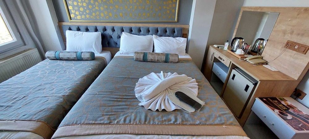 Paris Hotel Cafe Restaurant Economy Triple Room