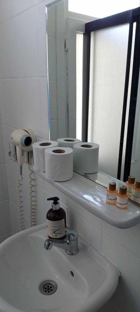 Paris Hotel Cafe Restaurant Economy Triple Room 5