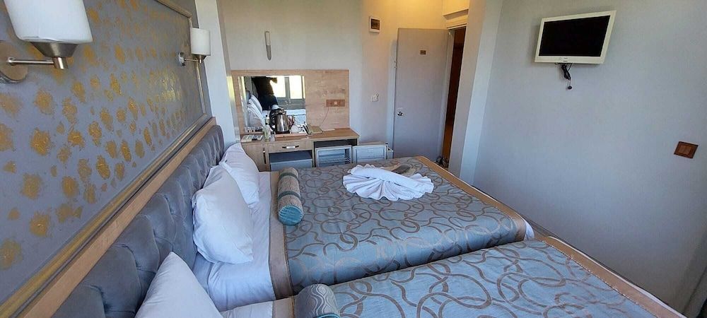 undefined Paris Hotel Cafe Restaurant 2