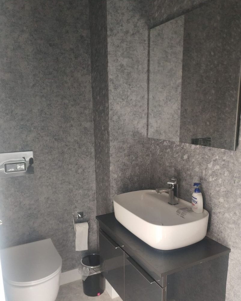 Kent Suites Hotels Comfort Suite 7