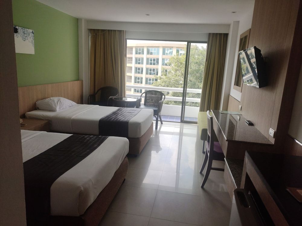undefined Hotel Metro Inn 4