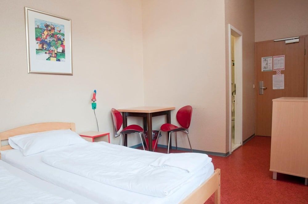 Happy Hotel Berlin Basic Double or Twin Room 19