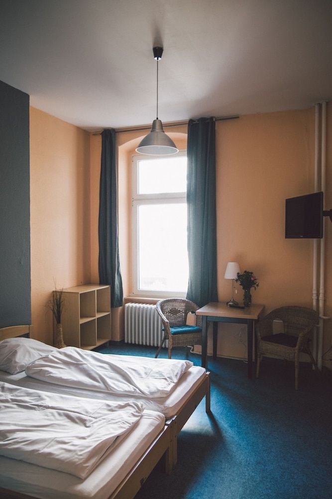 Happy Hotel Berlin Basic Double or Twin Room 22