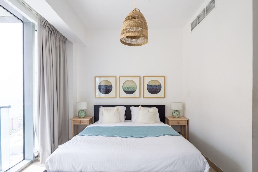 undefined Modish & Vibrant 3BR Apartment in Marina 9