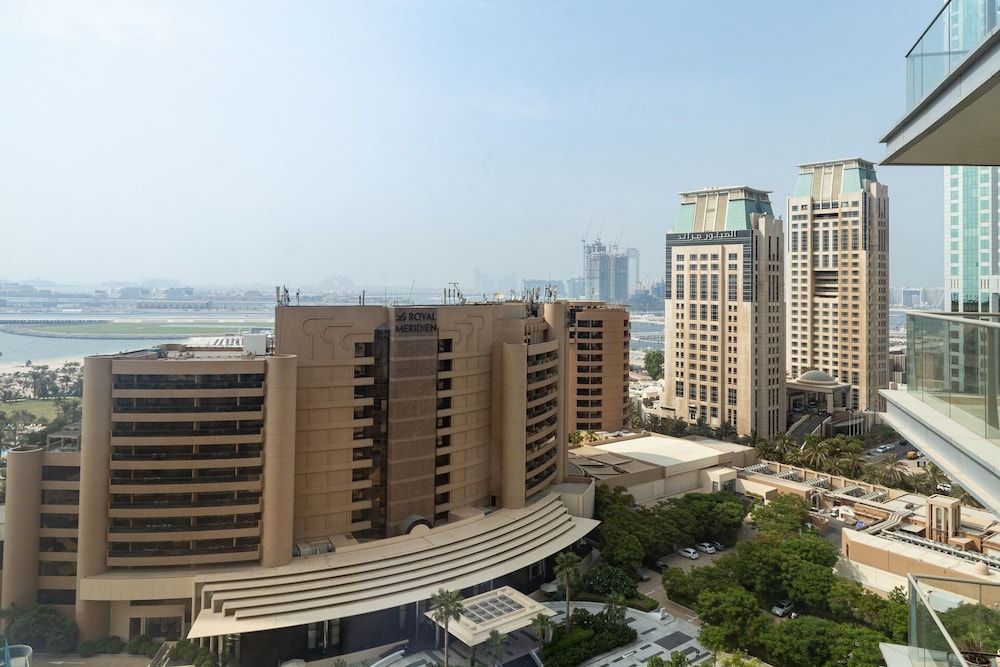 undefined Modish & Vibrant 3BR Apartment in Marina 2