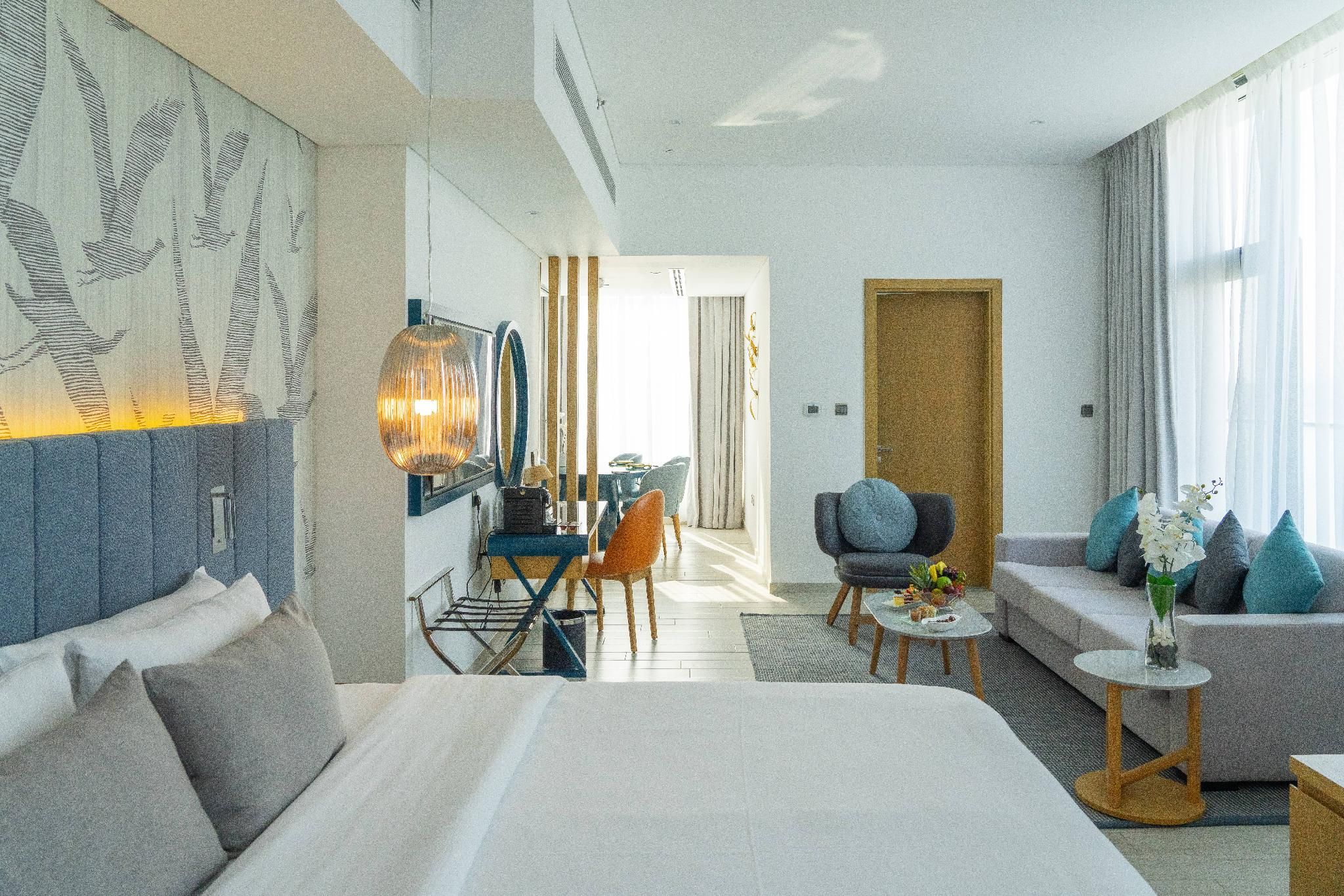 undefined C Central Resort the Palm 4