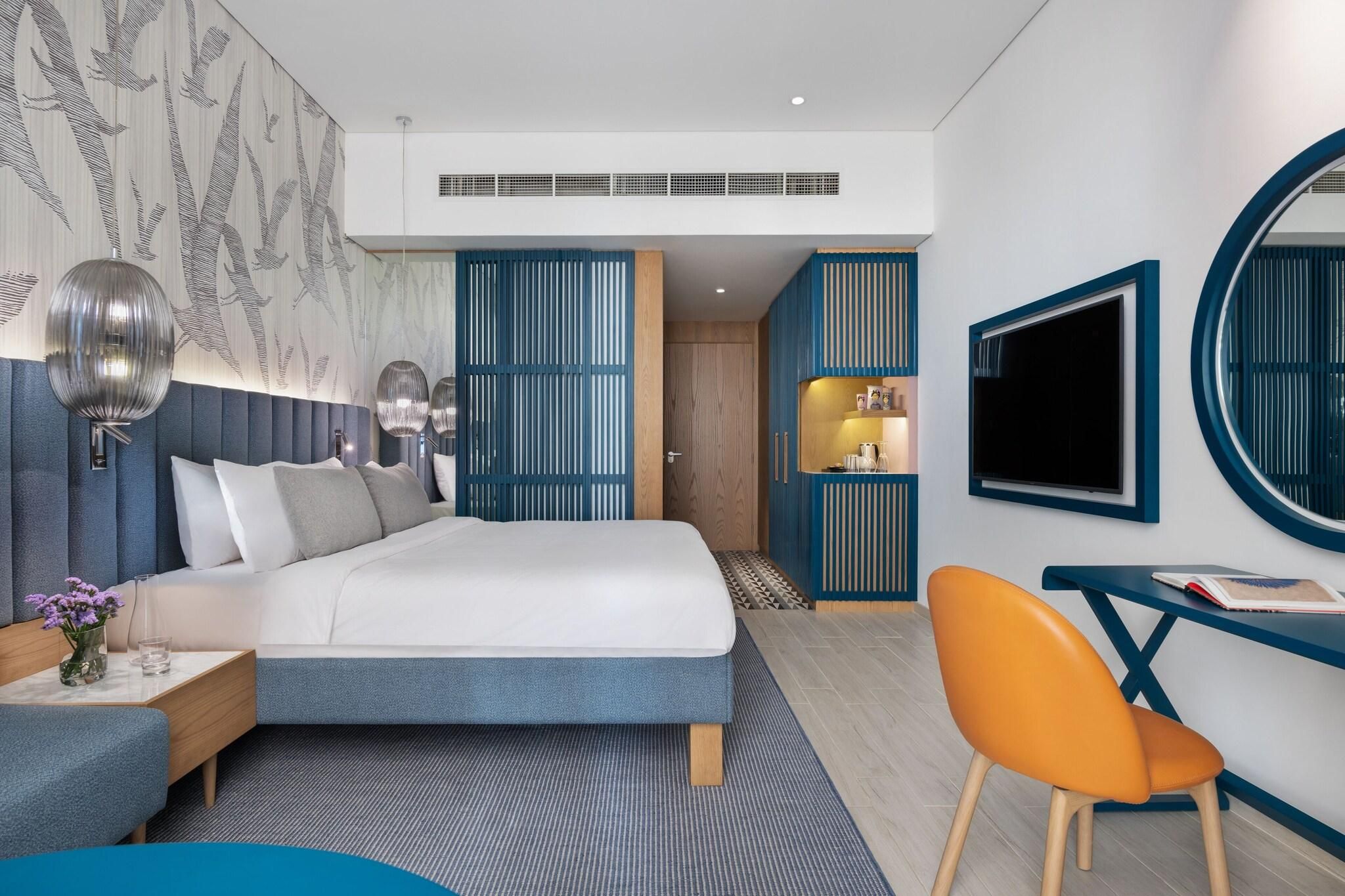 undefined C Central Resort the Palm 6