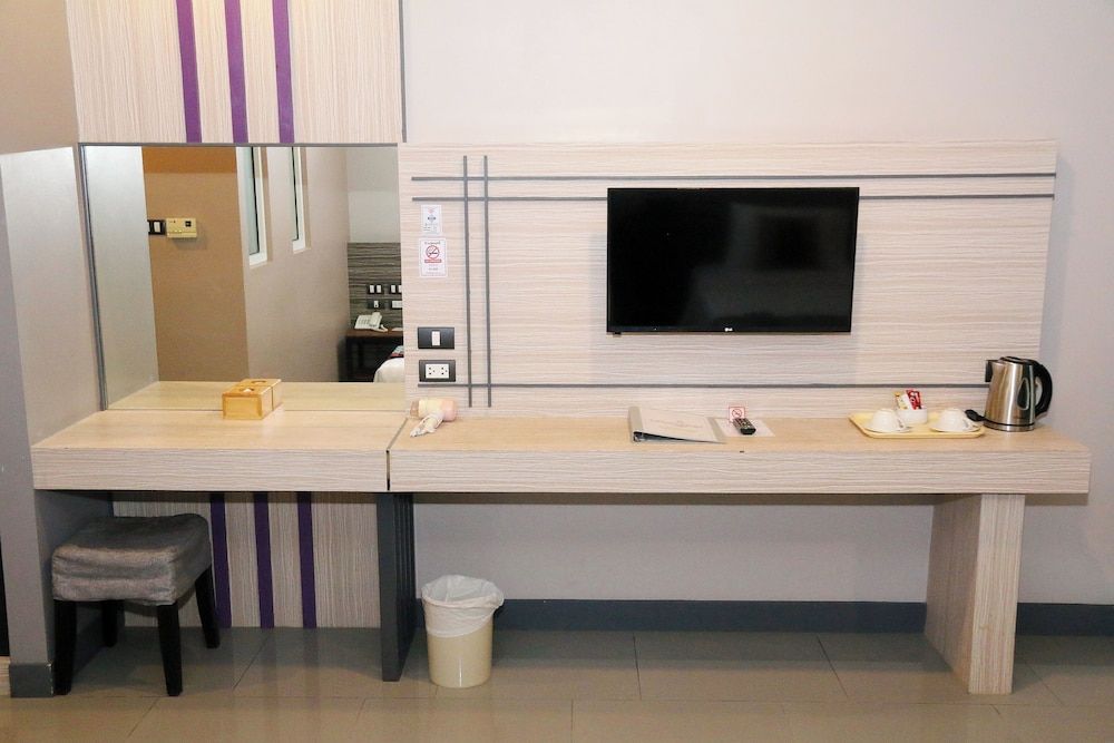 Arthitaya Green Nature Hotel & Lakkhana Superior Twin Room, Balcony, City View 4