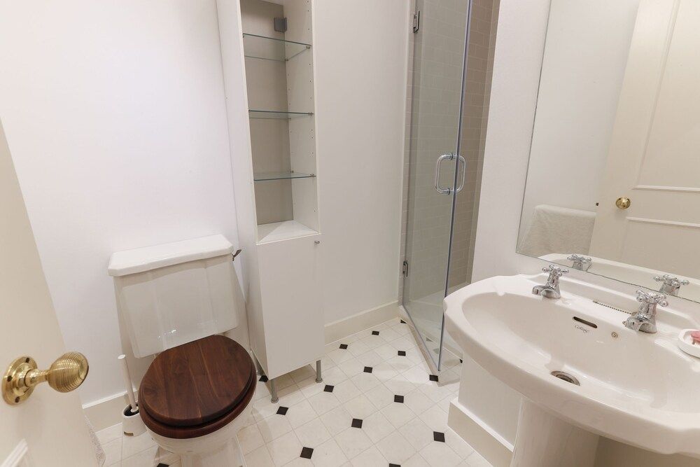 JOIVY Attractive Chelsea Apartment Sleeps 4 Apartment (2 Bedrooms) 19