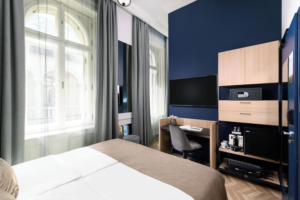 BASIC DOUBLE ROOM
